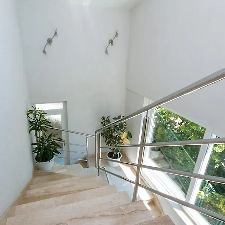 Gasthof Apartments And Rooms With Parking Space Brela, Makarska - 2717 Brela