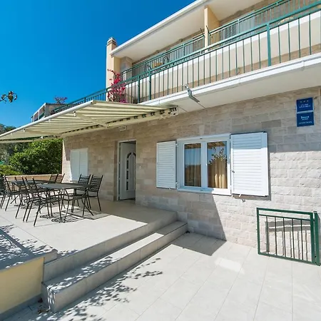 Apartments And Rooms With Parking Space Brela, Makarska - 2717 Gasthof