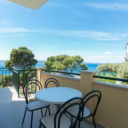 Gasthof Apartments And Rooms With Parking Space Brela, Makarska - 2717 3*