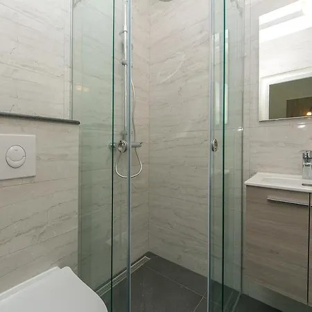 Apartments And Rooms With Parking Space Brela, Makarska - 2717