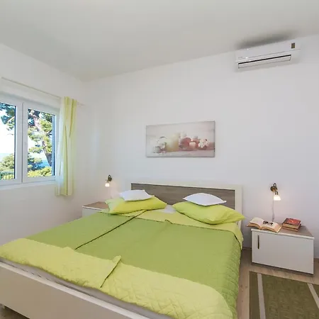 Gasthof Apartments And Rooms With Parking Space Brela, Makarska - 2717 Brela