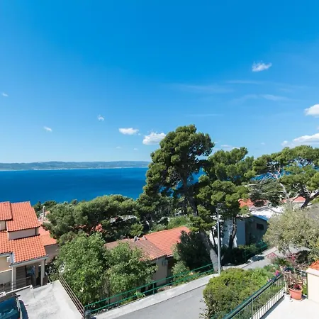 Apartments And Rooms With Parking Space Brela, Makarska - 2717 3*