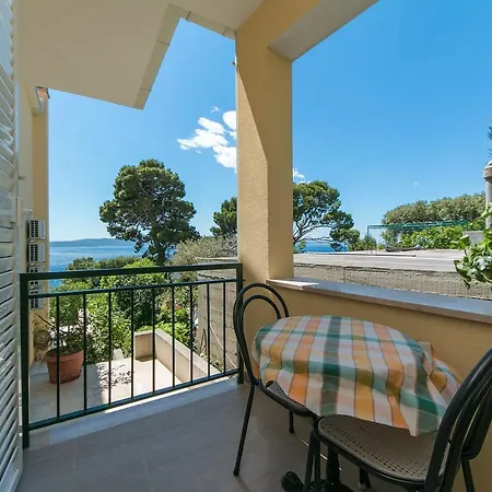 Apartments And Rooms With Parking Space Brela, Makarska - 2717 Gasthof Brela