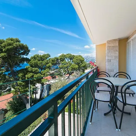 Apartments And Rooms With Parking Space Brela, Makarska - 2717 Gasthof Brela