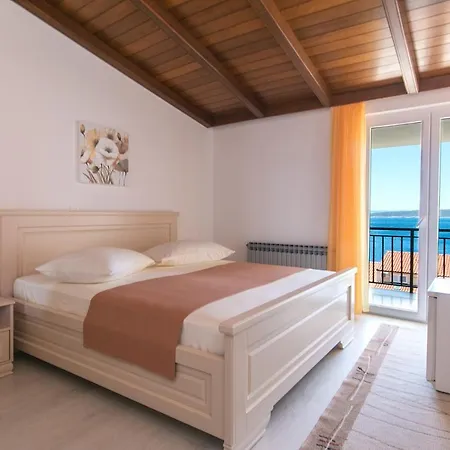 Apartments And Rooms With Parking Space Brela, Makarska - 2717 Gasthof Brela