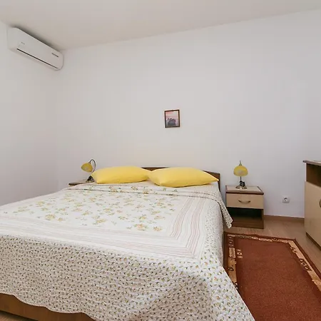 Apartments And Rooms With Parking Space Brela, Makarska - 2717 Brela