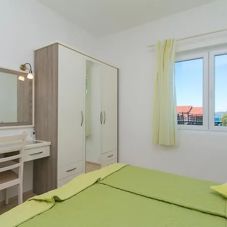 Apartments And Rooms With Parking Space Brela, Makarska - 2717 Brela