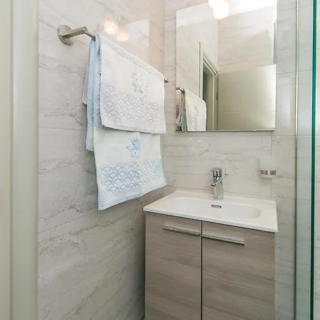Apartments And Rooms With Parking Space Brela, Makarska - 2717 Brela